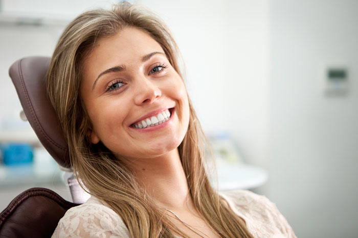 A Smile Makeover And Amazing Benefits of Porcelain Veneers